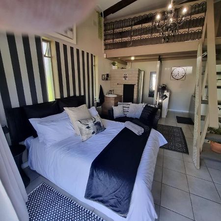 Angel 8 Airbnb Apartment 2 Robertson Dış mekan fotoğraf