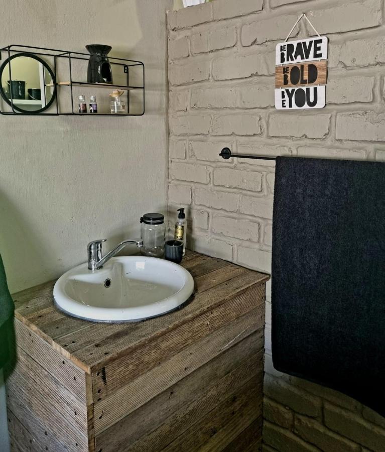 Angel 8 Airbnb Apartment 2 Robertson Dış mekan fotoğraf