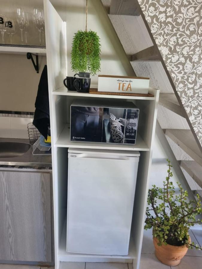 Angel 8 Airbnb Apartment 2 Robertson Dış mekan fotoğraf