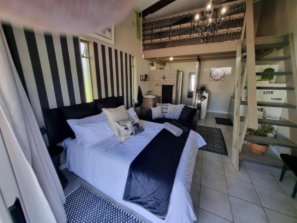 Angel 8 Airbnb Apartment 2 Robertson Dış mekan fotoğraf
