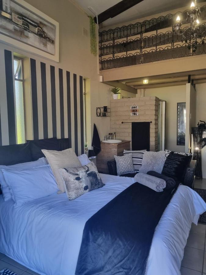 Angel 8 Airbnb Apartment 2 Robertson Dış mekan fotoğraf