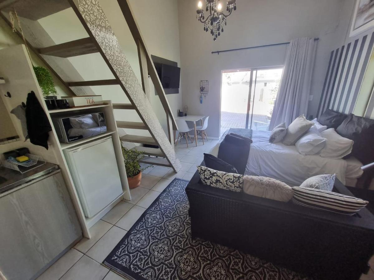 Angel 8 Airbnb Apartment 2 Robertson Dış mekan fotoğraf
