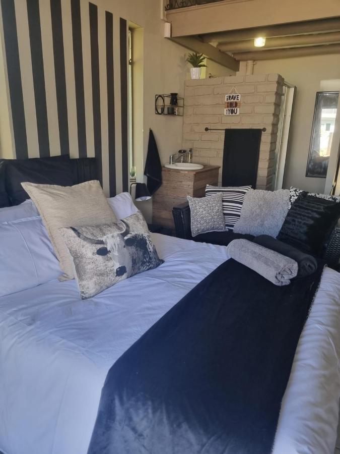 Angel 8 Airbnb Apartment 2 Robertson Dış mekan fotoğraf