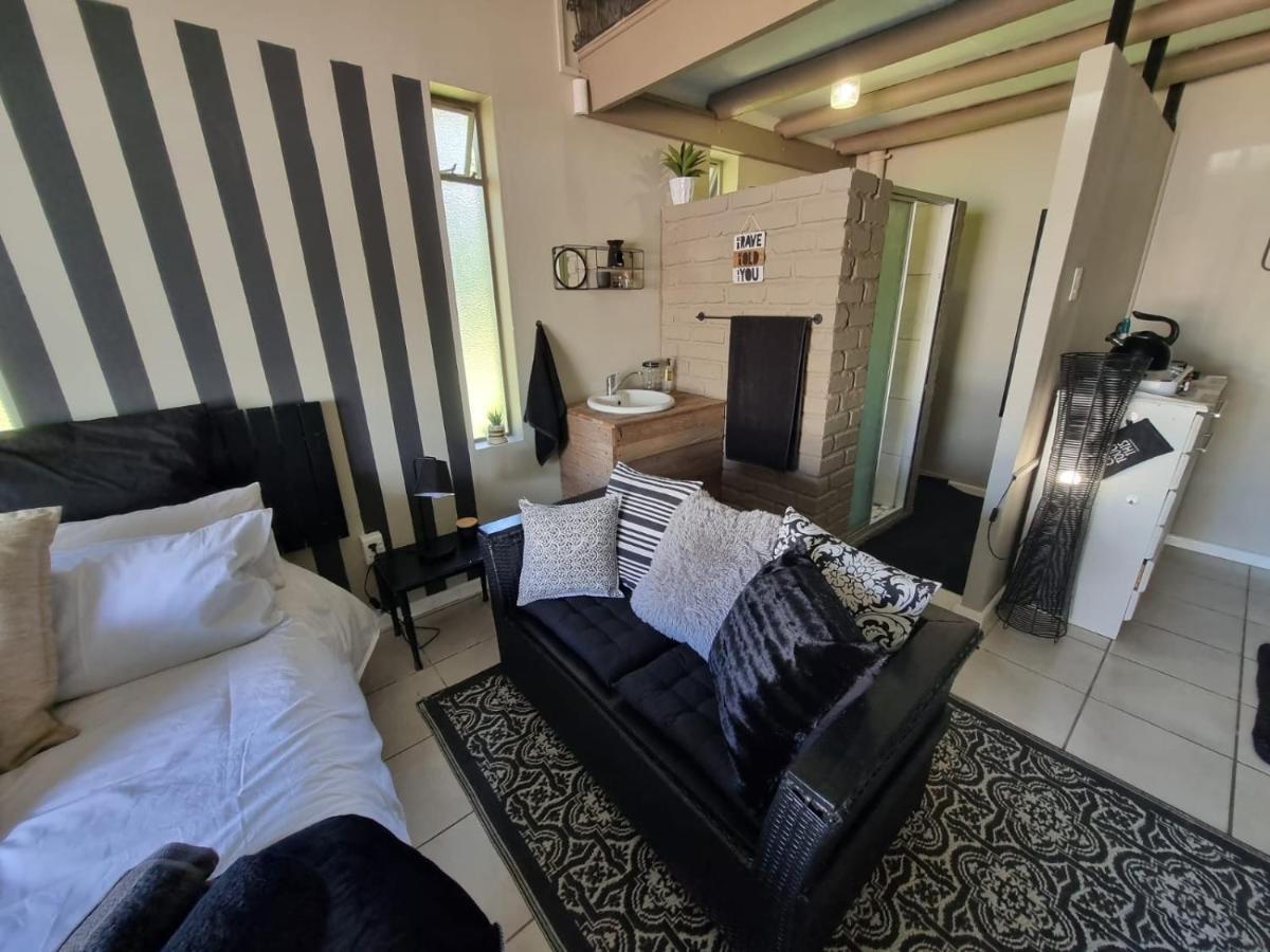 Angel 8 Airbnb Apartment 2 Robertson Dış mekan fotoğraf