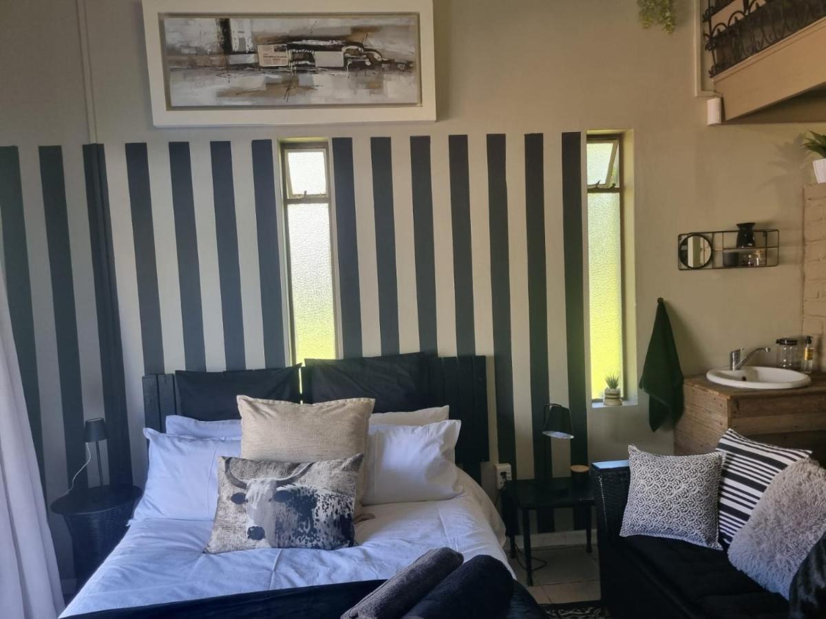 Angel 8 Airbnb Apartment 2 Robertson Dış mekan fotoğraf