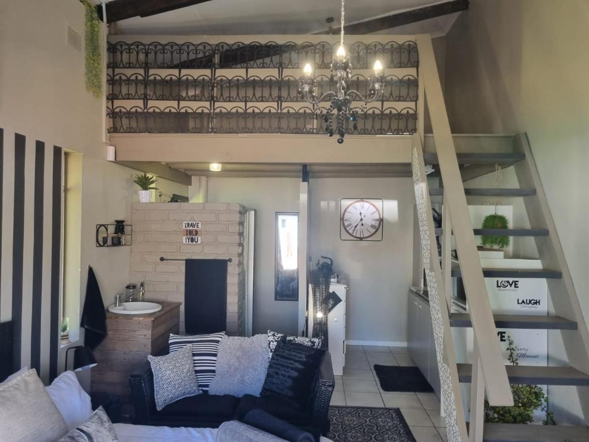 Angel 8 Airbnb Apartment 2 Robertson Dış mekan fotoğraf