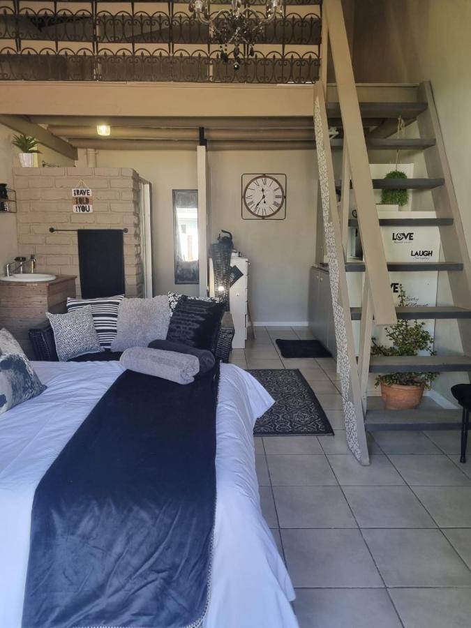 Angel 8 Airbnb Apartment 2 Robertson Dış mekan fotoğraf