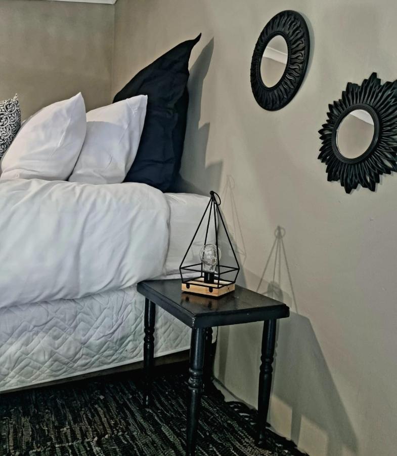 Angel 8 Airbnb Apartment 2 Robertson Dış mekan fotoğraf