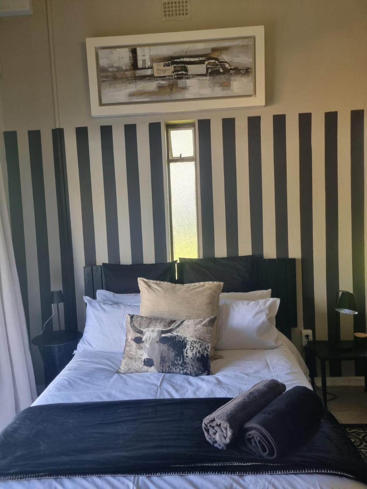 Angel 8 Airbnb Apartment 2 Robertson Dış mekan fotoğraf